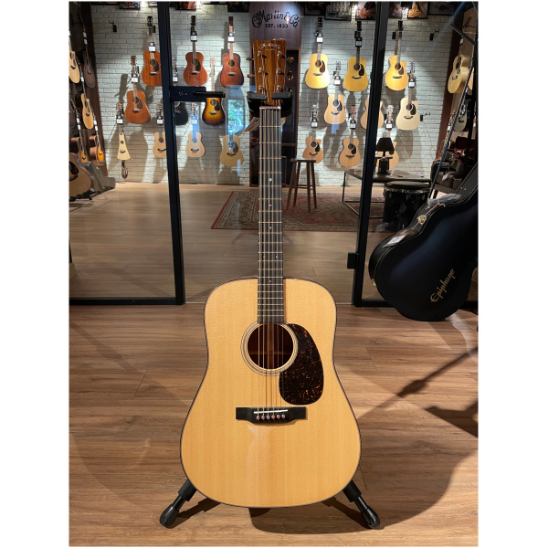Gitara akustyczna Martin D-18 Modern Deluxe