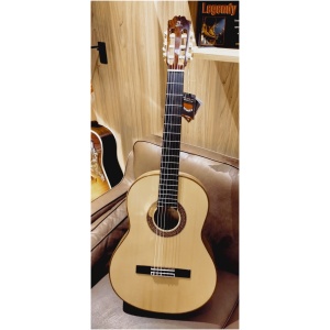 Admira F4 gitara klasyczna